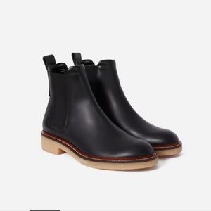 Everlane Chelsea Boot